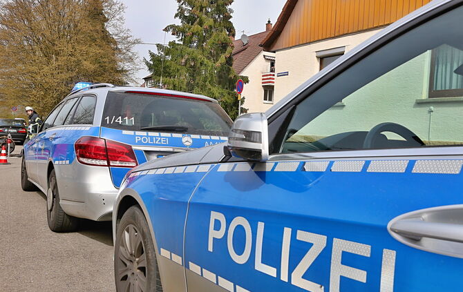 Feuerwehr löscht Wohnungsbrand in Weiler_13
