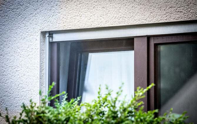 Papier in Wohnung in Brand geraten - Bild 05_2