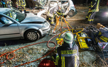 Schwerer Unfall bei Glatteis - Bild 24_0