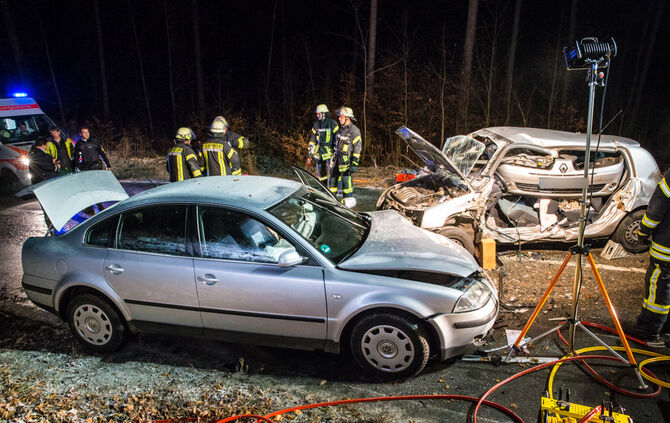 Schwerer Unfall bei Glatteis - Bild 23_1