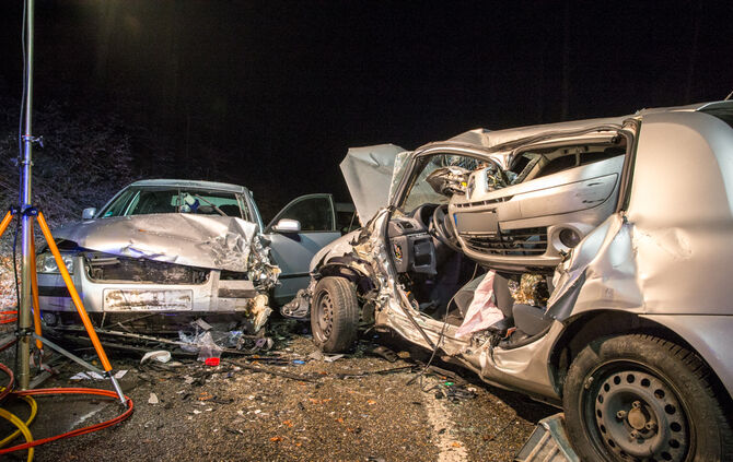 Schwerer Unfall bei Glatteis - Bild 22_2