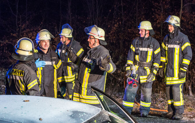 Schwerer Unfall bei Glatteis - Bild 20_4