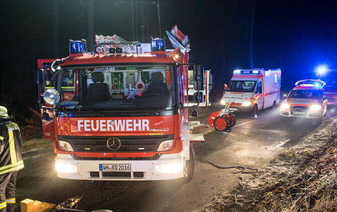 Schwerer Unfall bei Glatteis - Bild 17_7