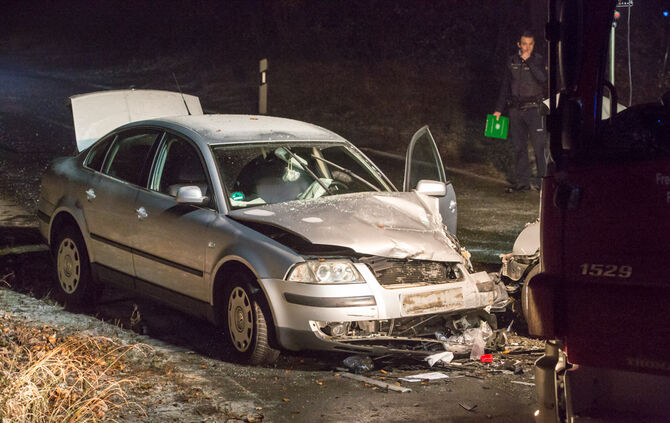 Schwerer Unfall bei Glatteis - Bild 14_10