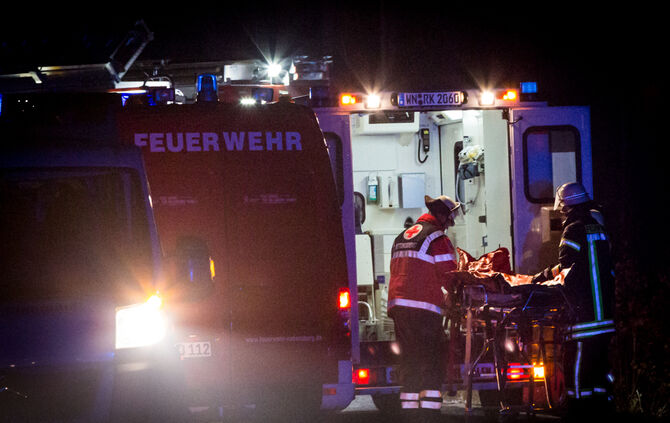 Schwerer Unfall bei Glatteis - Bild 12_12