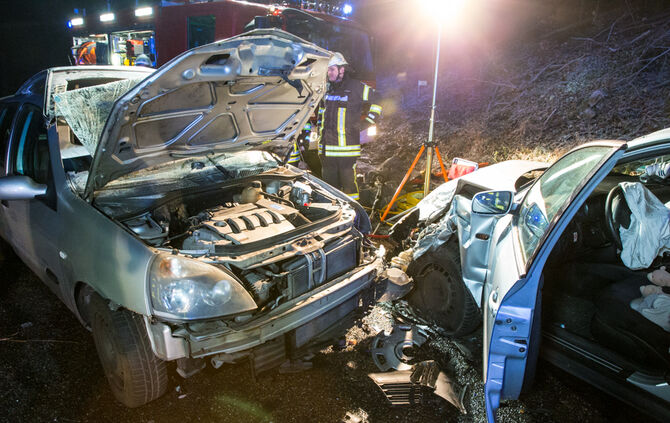 Schwerer Unfall bei Glatteis - Bild 07_17