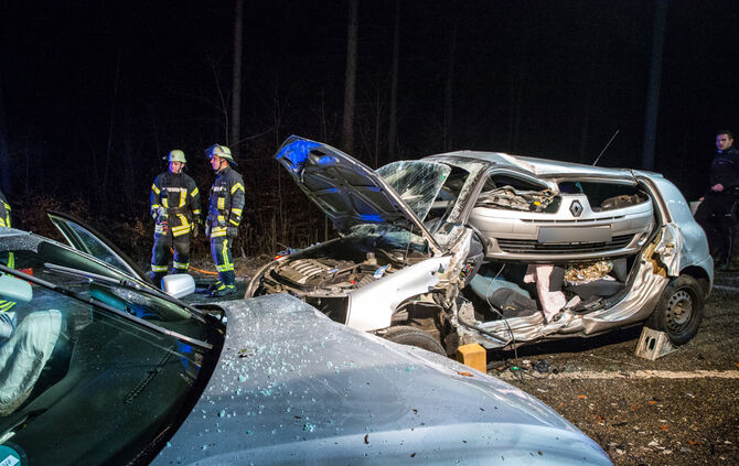 Schwerer Unfall bei Glatteis - Bild 06_18