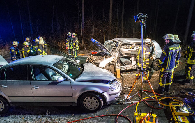 Schwerer Unfall bei Glatteis - Bild 05_19