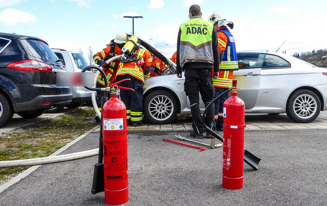 Pkw-Brand auf dem Klinikum Parkplatz_4