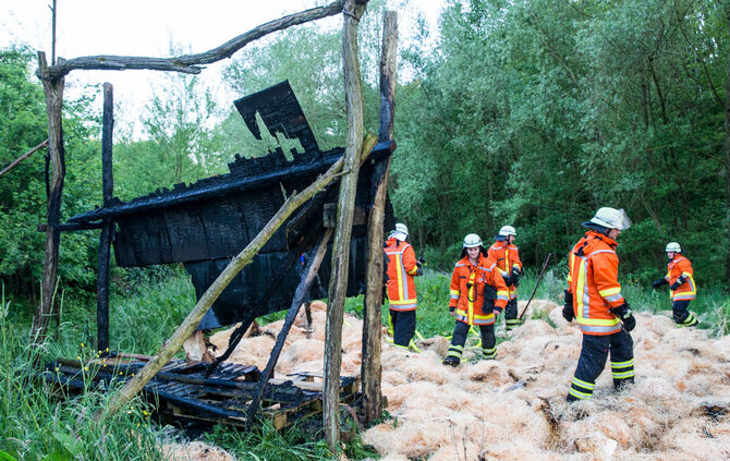 Schießstand der Bogenschützen abgebrannt - Bild 15_14
