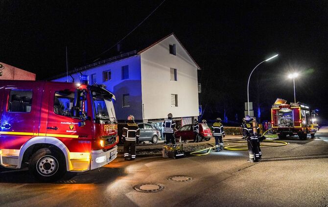 Weinstadt-Grossheppach: Geladene Batterie loest Garagenbrand aus