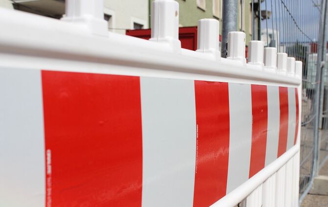 Straßensperrung Symbol Symbolbild Symbolfoto