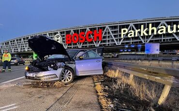 Stuttgart: Unfall auf der Autobahn 8 Hoehe Flughafen