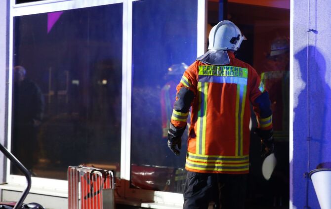 Schwelbrand in einem Industriegebäude in der Friedrich-List-Str. - Bild 03_4