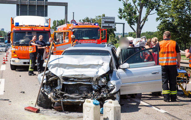 Schwerer Auffahrunfall - Bild 17_4