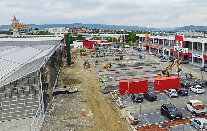 2d074b37-62cf-48b1-a3a9-34aedd8f3f4b.jpg_2