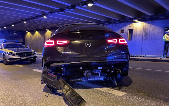 Stuttgart: Schwerer Unfall auf der B14