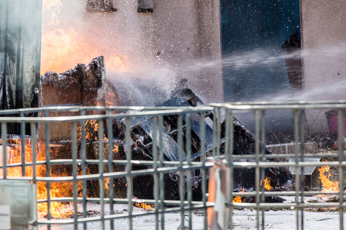 Brand einer Automatendreherei, Industriestr., Schorndorf-Miedelsbach, 14.03.2022.