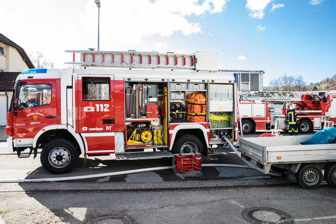 Brand einer Automatendreherei, Industriestr., Schorndorf-Miedelsbach, 14.03.2022.