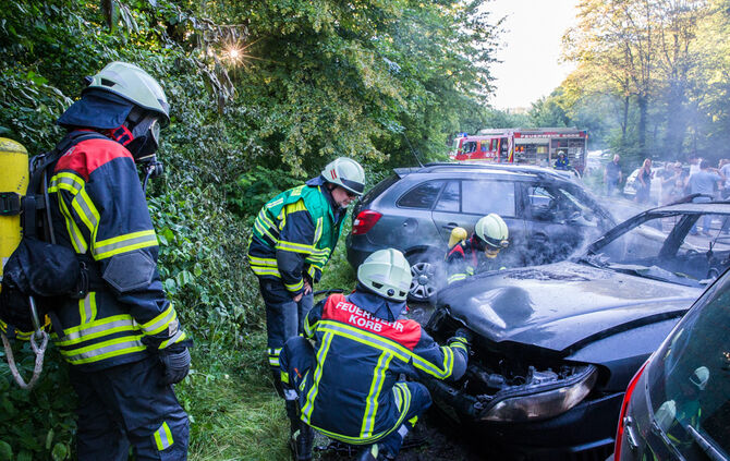 Zwei Pkw ausgebrannt - Bild 09_2