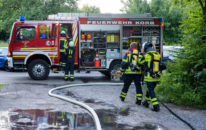 Zwei Pkw ausgebrannt - Bild 20_5