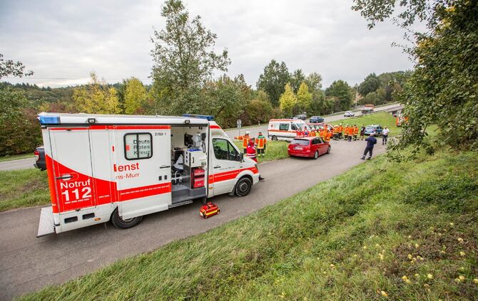 Schwerer Verkehrsunfall bei Backnang - Bild 01_1