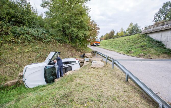 Schwerer Verkehrsunfall bei Backnang - Bild 07_6