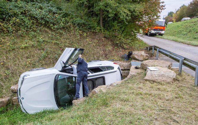 Schwerer Verkehrsunfall bei Backnang - Bild 08_7