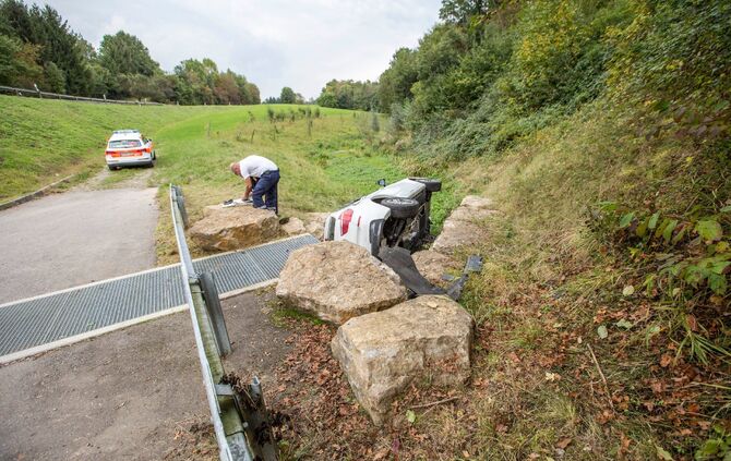 Schwerer Verkehrsunfall bei Backnang - Bild 10_9