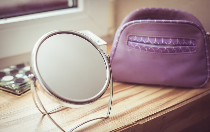 mirror-997600_960_720_0