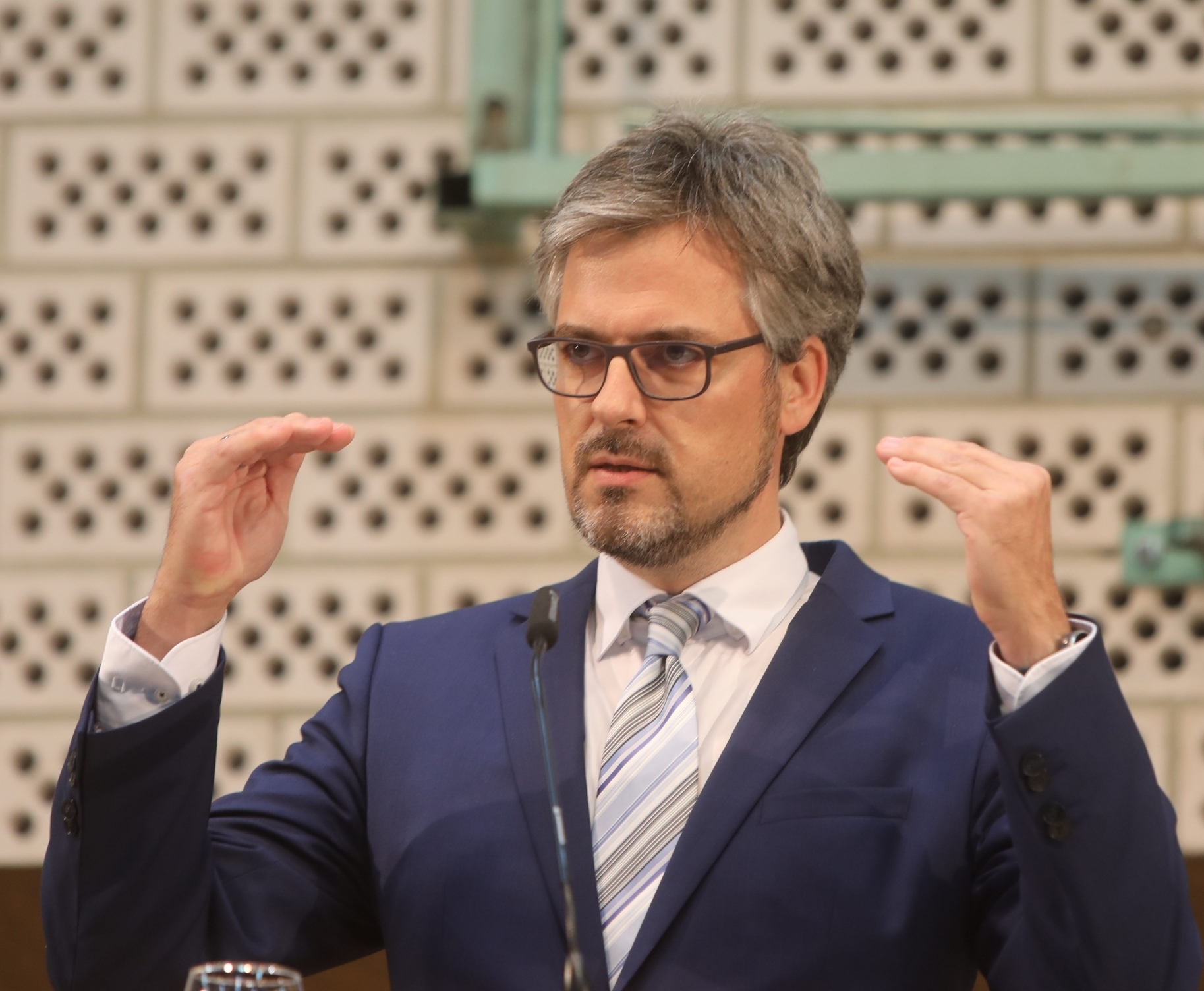kaisersbach-warum-b-rgermeister-michael-clauss-auf-h-heres-gehalt