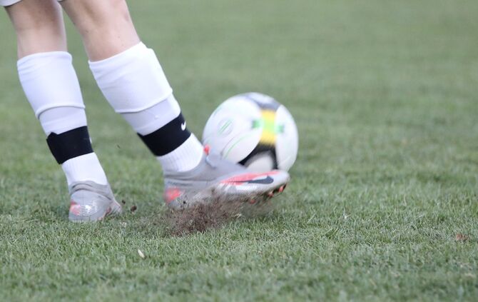 Fußball Ball Fußballjugend Jugendtraining Fußballtraining Symbolfoto