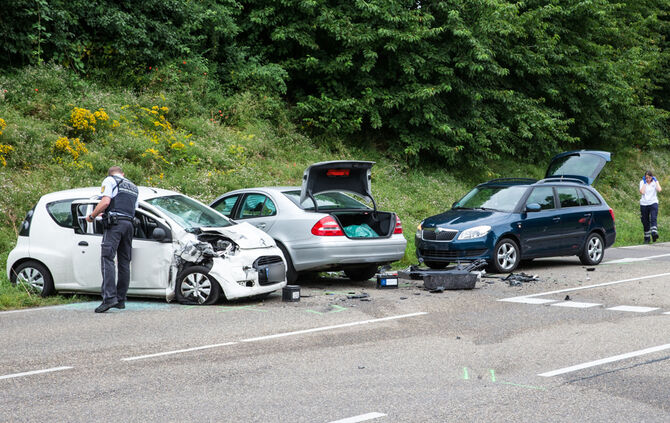 In fließenden Verkehr geknallt. - Bild 10_11