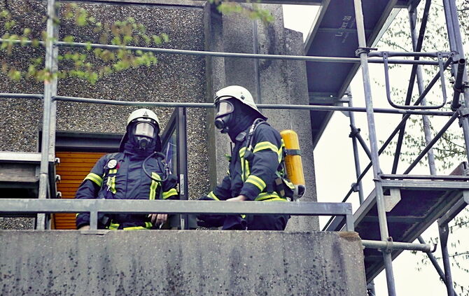 Feuerwehr sucht Brandnester_3