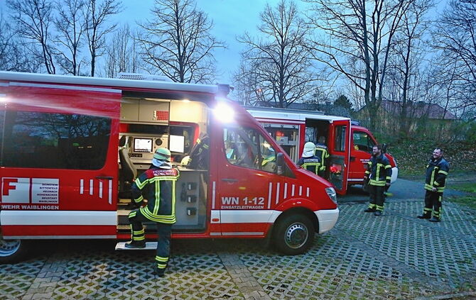 Feuerwehr sucht Brandnester_15