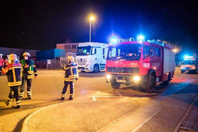 Großbrand, Fa. ALBA, Waiblingen, 30.03.2022.