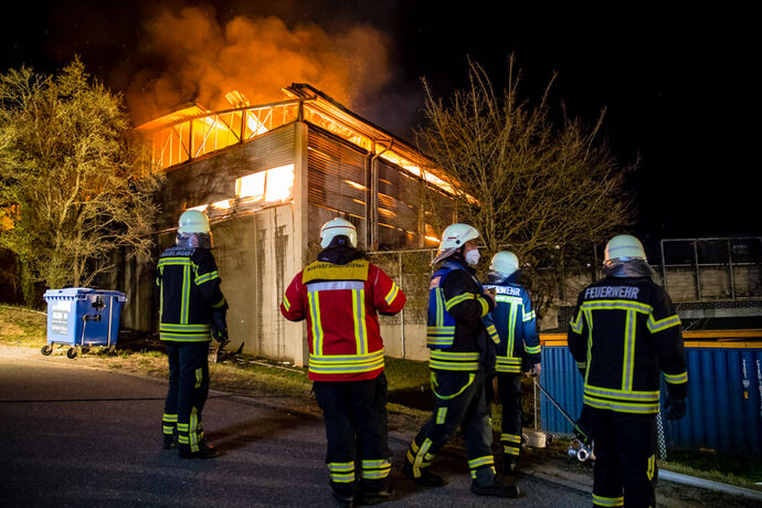 Großbrand, Fa. ALBA, Waiblingen, 30.03.2022.