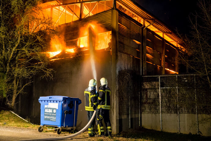 Großbrand, Fa. ALBA, Waiblingen, 30.03.2022.