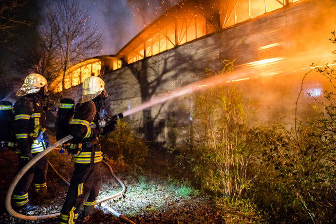 Großbrand, Fa. ALBA, Waiblingen, 30.03.2022.