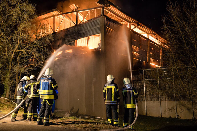Großbrand, Fa. ALBA, Waiblingen, 30.03.2022.