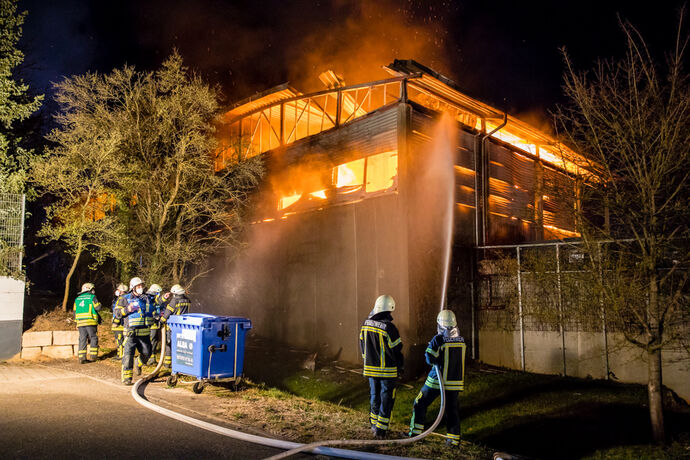 Großbrand, Fa. ALBA, Waiblingen, 30.03.2022.