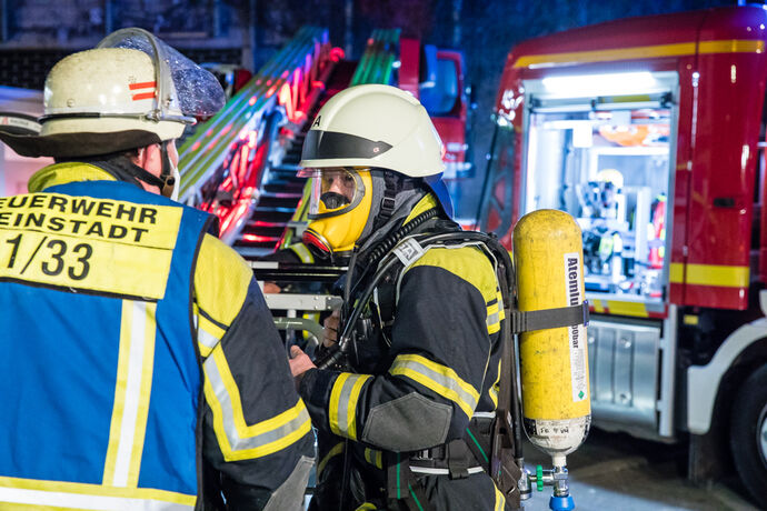 Großbrand, Fa. ALBA, Waiblingen, 30.03.2022.