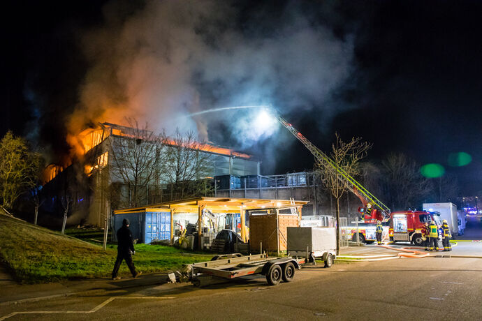 Großbrand, Fa. ALBA, Waiblingen, 30.03.2022.