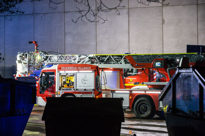 Großbrand, Fa. ALBA, Waiblingen, 30.03.2022.