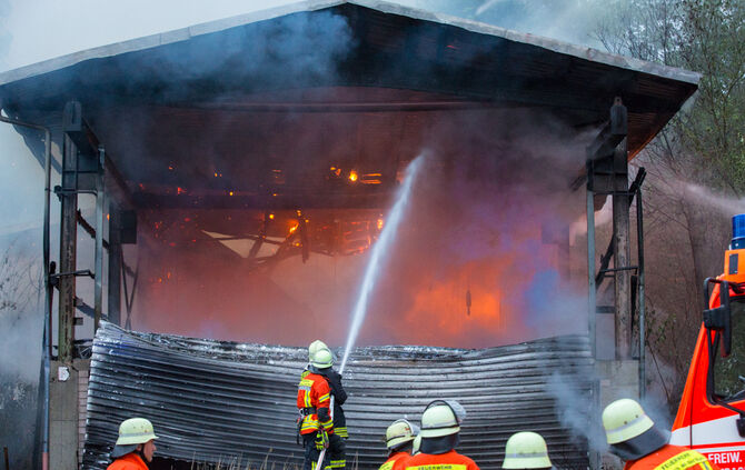 Großbrand im alten Sägewerk - Bild 05_0