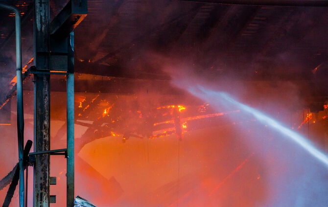 Großbrand im alten Sägewerk - Bild 26_16