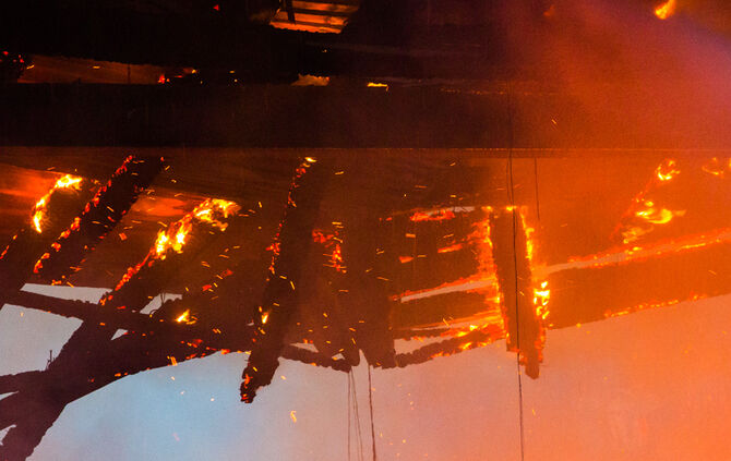 Großbrand im alten Sägewerk - Bild 04_18