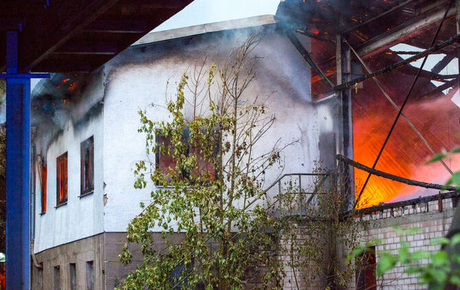 Großbrand im alten Sägewerk - Bild 20_22