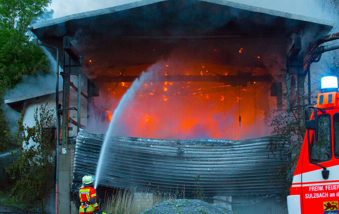 Großbrand im alten Sägewerk - Bild 02_27