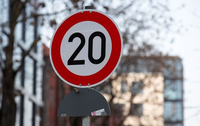 Bild Tempo 20 im Stuttgarter Cityring
